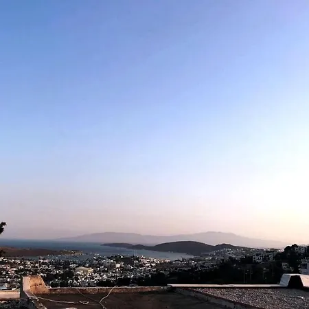 Bodrum Center With Sea View 3+1 & 2 Bathroom Βίλα Konacik